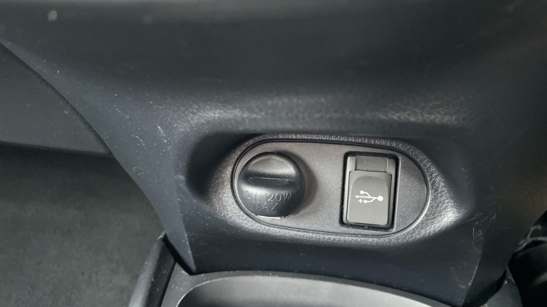 Toyota Yaris 1.5 VVT-i Icon 5dr CVT Petrol Hatchback